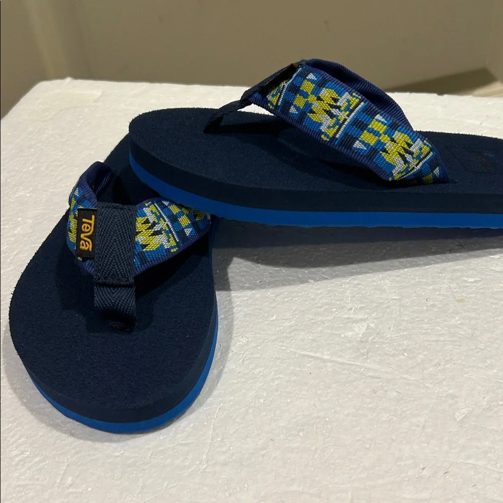 NWOT Teva Kids Blue Aztec Pattern thong Flip Flop Sandals Quick Dry Size 13